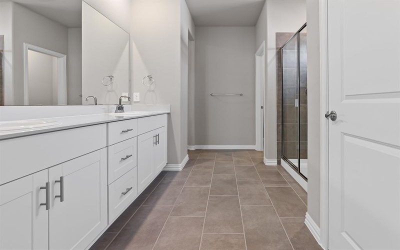 325 Canyon Oaks Drive, Greenville, TX 75402, 5 Bedrooms Bedrooms, ,3 BathroomsBathrooms,Residential,For Sale,325 Canyon Oaks Drive,20867617