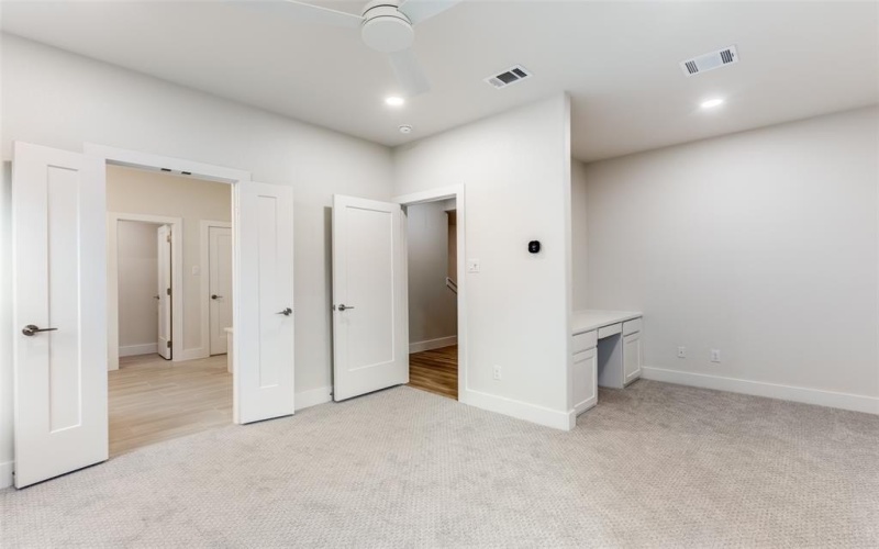 7118 Granada Place, Dallas, TX 75223, 3 Bedrooms Bedrooms, ,3 BathroomsBathrooms,Residential,For Sale,7118 Granada Place,20870111