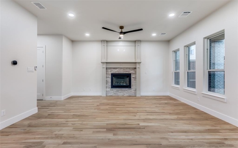 7118 Granada Place, Dallas, TX 75223, 3 Bedrooms Bedrooms, ,3 BathroomsBathrooms,Residential,For Sale,7118 Granada Place,20870111
