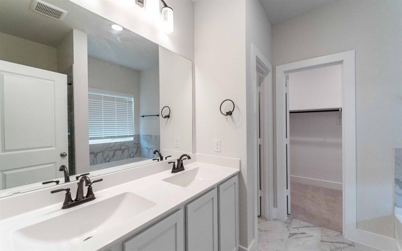 7612 Santolina Drive, Denton, TX 76226, 4 Bedrooms Bedrooms, ,2 BathroomsBathrooms,Residential,For Sale,7612 Santolina Drive,20870156
