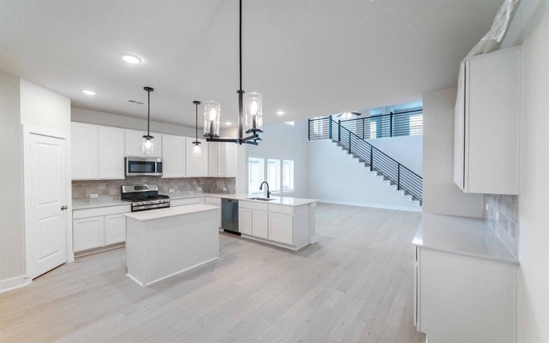 7612 Santolina Drive, Denton, TX 76226, 4 Bedrooms Bedrooms, ,2 BathroomsBathrooms,Residential,For Sale,7612 Santolina Drive,20870156