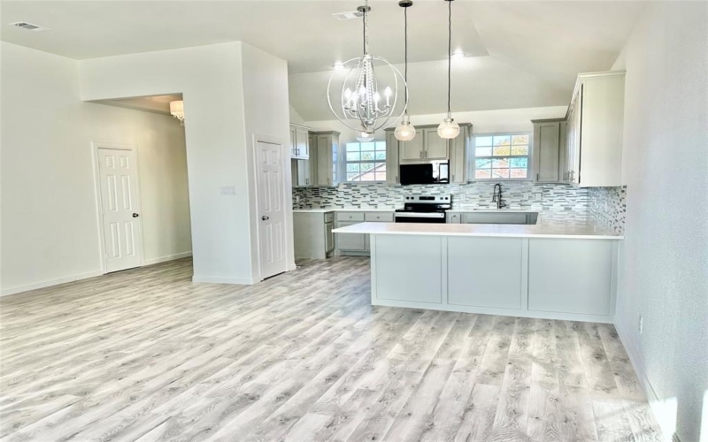 1012 Wootton Avenue, Bridgeport, TX 76426, 3 Bedrooms Bedrooms, ,2 BathroomsBathrooms,Residential,For Sale,1012 Wootton Avenue,20867737