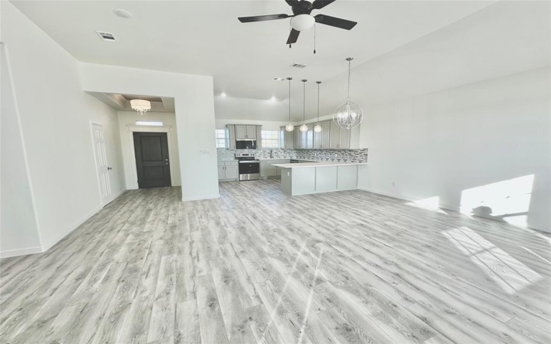 1012 Wootton Avenue, Bridgeport, TX 76426, 3 Bedrooms Bedrooms, ,2 BathroomsBathrooms,Residential,For Sale,1012 Wootton Avenue,20867737