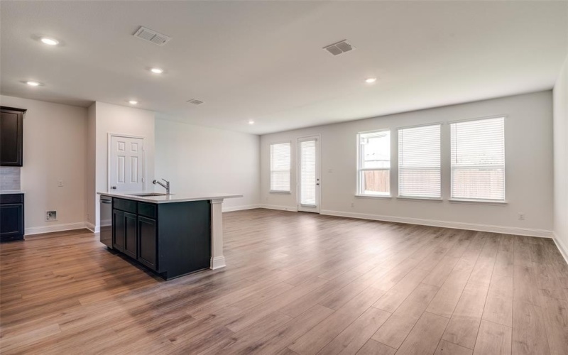 719 Saint Lawrence Drive, Seagoville, TX 75159, 4 Bedrooms Bedrooms, ,2 BathroomsBathrooms,Residential,For Sale,719 Saint Lawrence Drive,0,20867815
