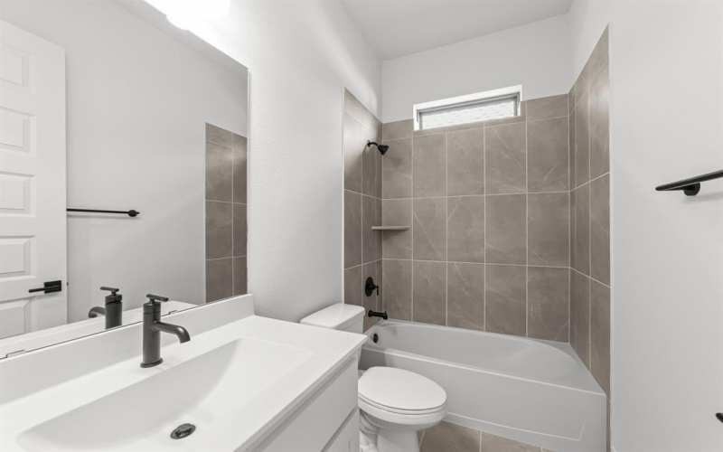 6208 Escarpment Drive, Fort Worth, TX 76112, 4 Bedrooms Bedrooms, ,3 BathroomsBathrooms,Residential,For Sale,6208 Escarpment Drive,20870390