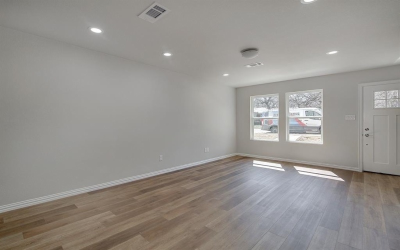 3231 Comanche Street, Fort Worth, TX 76119, 4 Bedrooms Bedrooms, ,5 BathroomsBathrooms,Residential Multi Family,For Sale,3231 Comanche Street,20867961