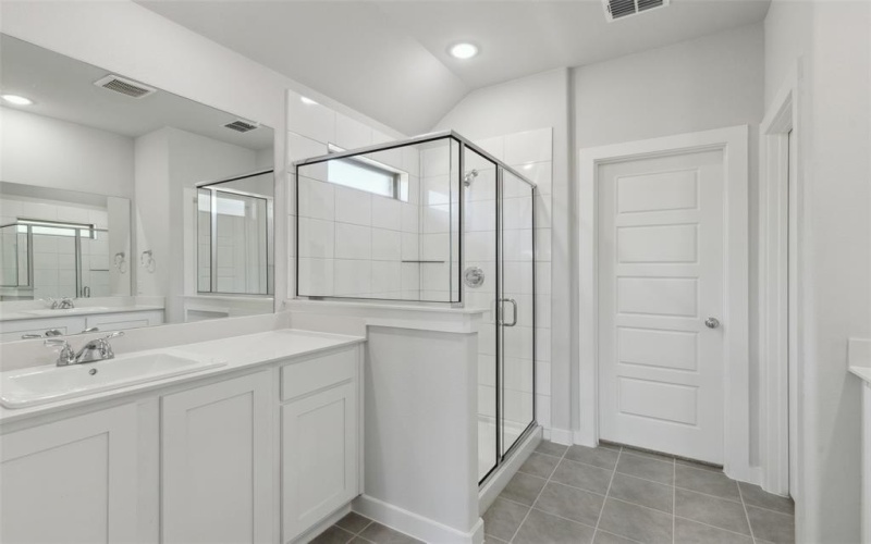 330 Bond Street, Greenville, TX 75402, 3 Bedrooms Bedrooms, ,2 BathroomsBathrooms,Residential,For Sale,330 Bond Street,0,20868147