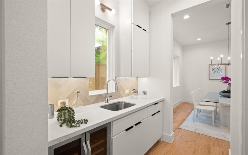 6543 Kenwell Street, Dallas, TX 75209, 5 Habitaciones Habitaciones , ,5 BañosBaños,Residential,En Venta,6543 Kenwell Street,20871765