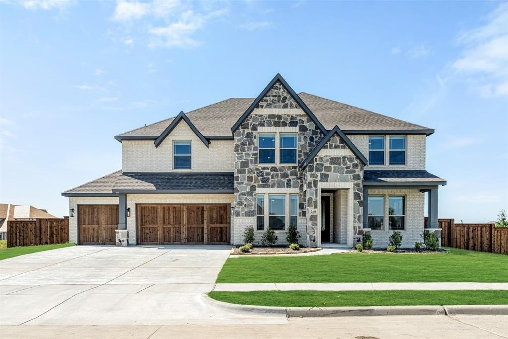 2401 Avalon Drive, Mansfield, TX 76084, 6 Bedrooms Bedrooms, ,6 BathroomsBathrooms,Residential,For Sale,2401 Avalon Drive,20871874