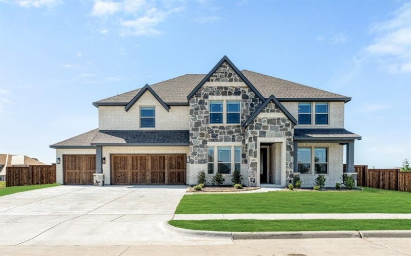 2401 Avalon Drive, Mansfield, TX 76084, 6 Bedrooms Bedrooms, ,6 BathroomsBathrooms,Residential,For Sale,2401 Avalon Drive,20871874