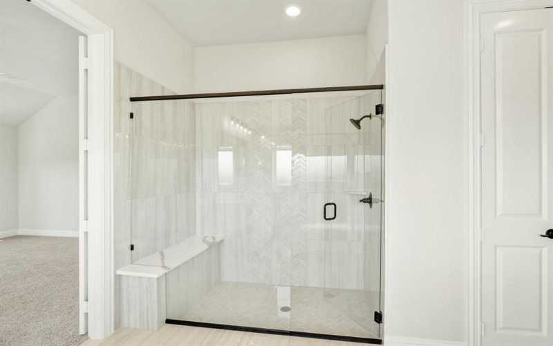 2401 Avalon Drive, Mansfield, TX 76084, 6 Bedrooms Bedrooms, ,6 BathroomsBathrooms,Residential,For Sale,2401 Avalon Drive,20871874