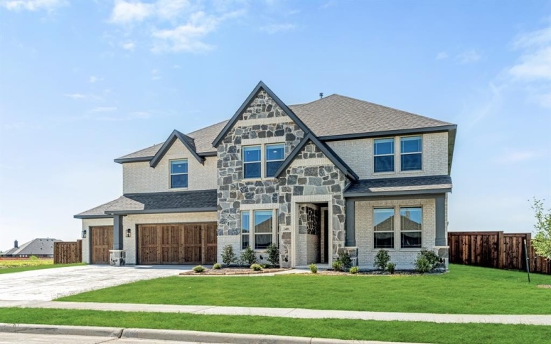 2401 Avalon Drive, Mansfield, TX 76084, 6 Bedrooms Bedrooms, ,6 BathroomsBathrooms,Residential,For Sale,2401 Avalon Drive,20871874