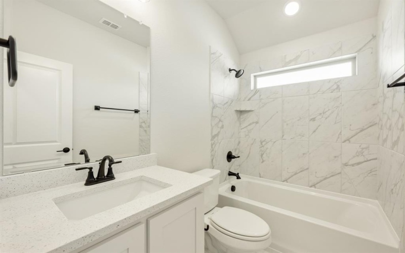 2401 Avalon Drive, Mansfield, TX 76084, 6 Bedrooms Bedrooms, ,6 BathroomsBathrooms,Residential,For Sale,2401 Avalon Drive,20871874