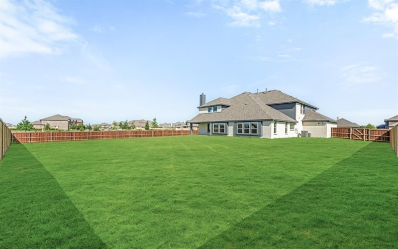 2401 Avalon Drive, Mansfield, TX 76084, 6 Bedrooms Bedrooms, ,6 BathroomsBathrooms,Residential,For Sale,2401 Avalon Drive,20871874