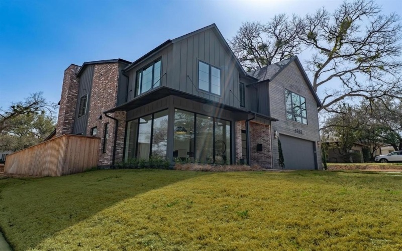 6988 Bob O Link Drive, Dallas, TX 75214, 5 Habitaciones Habitaciones , ,7 BañosBaños,Residential,En Venta,6988 Bob O Link Drive,20870492
