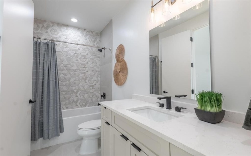 6988 Bob O Link Drive, Dallas, TX 75214, 5 Habitaciones Habitaciones , ,7 BañosBaños,Residential,En Venta,6988 Bob O Link Drive,20870492