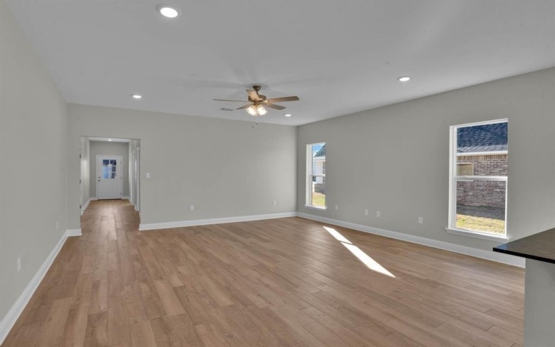 5046 Falcon Bay Drive, Shreveport, LA 71107, 4 Bedrooms Bedrooms, ,2 BathroomsBathrooms,Residential,For Sale,5046 Falcon Bay Drive,20873661