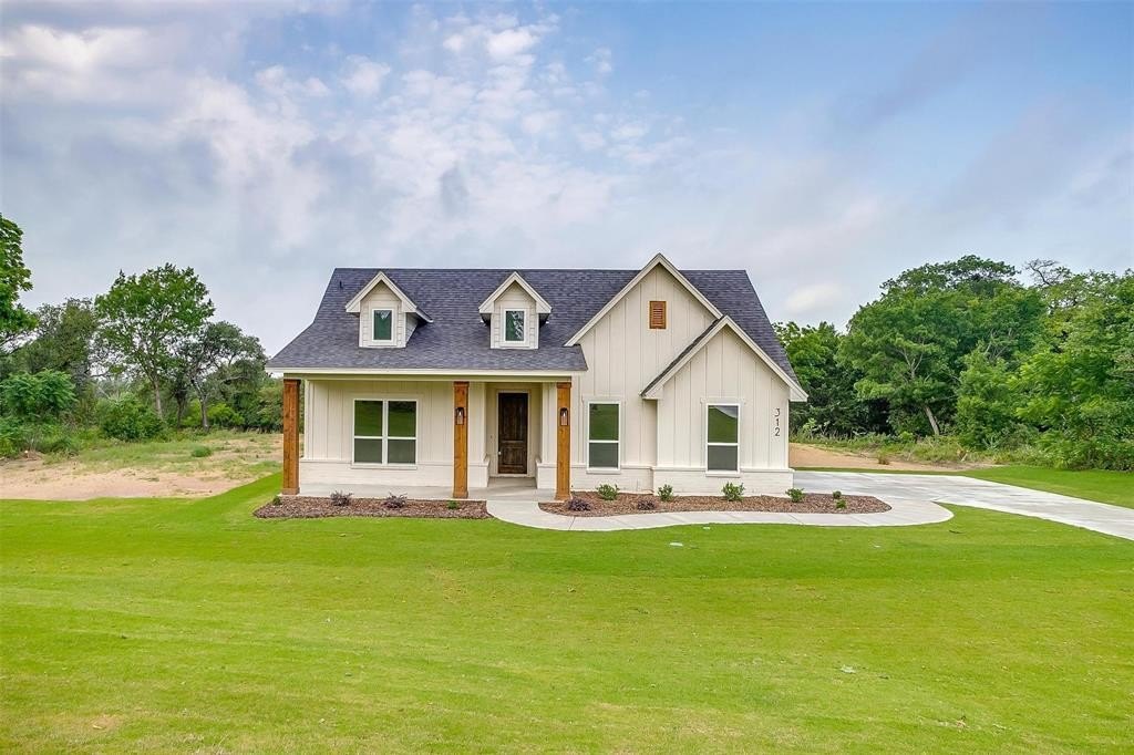312 Falcon Court, Springtown, TX 76082, 3 Bedrooms Bedrooms, ,2 BathroomsBathrooms,Residential,For Sale,312 Falcon Court,20875933