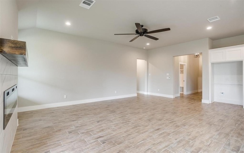 312 Falcon Court, Springtown, TX 76082, 3 Bedrooms Bedrooms, ,2 BathroomsBathrooms,Residential,For Sale,312 Falcon Court,20875933
