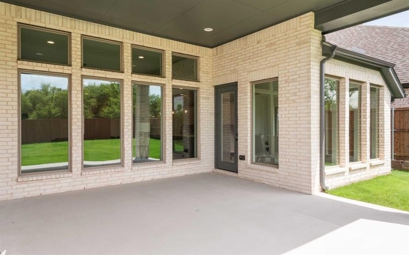 1221 Whitecliff Drive, Forney, TX 75126, 4 Bedrooms Bedrooms, ,5 BathroomsBathrooms,Residential,For Sale,1221 Whitecliff Drive,20875995