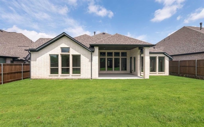 1221 Whitecliff Drive, Forney, TX 75126, 4 Bedrooms Bedrooms, ,5 BathroomsBathrooms,Residential,For Sale,1221 Whitecliff Drive,20875995