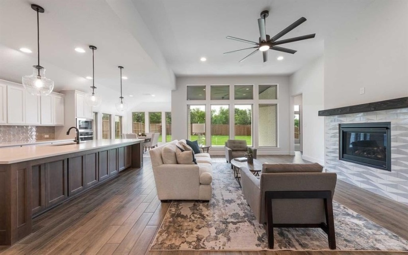 1221 Whitecliff Drive, Forney, TX 75126, 4 Bedrooms Bedrooms, ,5 BathroomsBathrooms,Residential,For Sale,1221 Whitecliff Drive,20875995
