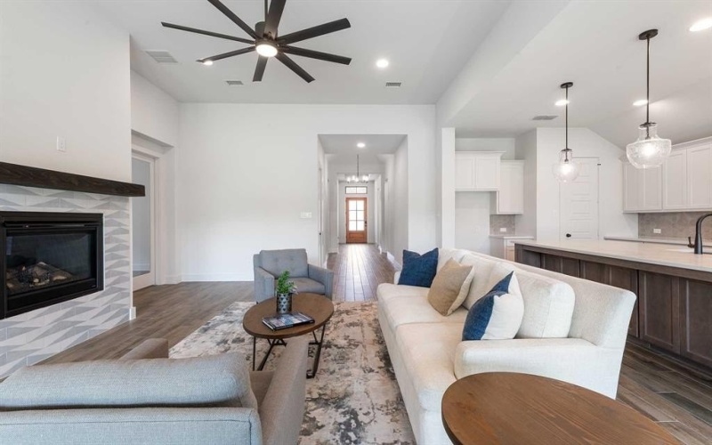 1221 Whitecliff Drive, Forney, TX 75126, 4 Bedrooms Bedrooms, ,5 BathroomsBathrooms,Residential,For Sale,1221 Whitecliff Drive,20875995