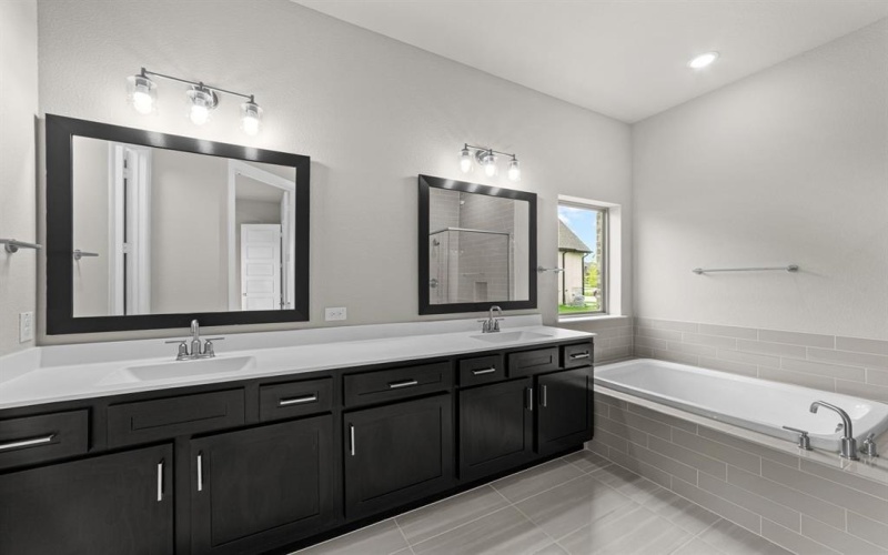 604 Crystal View Drive, Mansfield, TX 76063, 4 Bedrooms Bedrooms, ,3 BathroomsBathrooms,Residential,For Sale,604 Crystal View Drive,20876094