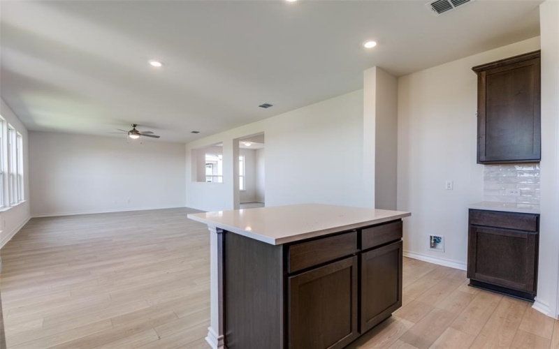 1510 Burton Drive, Seagoville, TX 75159, 3 Bedrooms Bedrooms, ,2 BathroomsBathrooms,Residential,For Sale,1510 Burton Drive,20874435