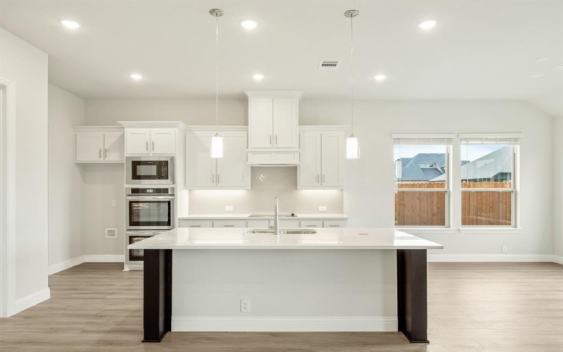 817 Lakewood Court, Midlothian, TX 76065, 4 Habitaciones Habitaciones , ,5 BañosBaños,Residential,En Venta,817 Lakewood Court,20876405
