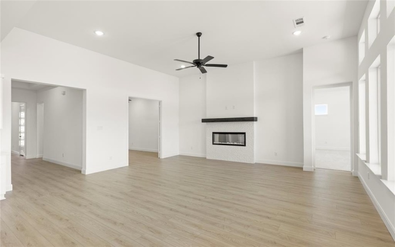 1052 Bingham Way, Forney, TX 75126, 4 Bedrooms Bedrooms, ,3 BathroomsBathrooms,Residential,For Sale,1052 Bingham Way,20872281