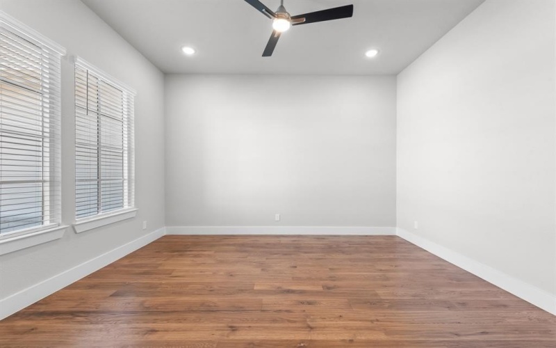1435 Julian Drive, Van Alstyne, TX 75495, 4 Bedrooms Bedrooms, ,3 BathroomsBathrooms,Residential,For Sale,1435 Julian Drive,20874698