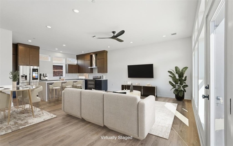 2202 N Carroll Avenue #101, Dallas, TX 75204, 2 Habitaciones Habitaciones , ,2 BañosBaños,Residential,En Venta,2202 N Carroll Avenue,0,20872446