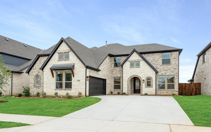 821 Trout Lilly Drive, Fort Worth, TX 76247, 4 Habitaciones Habitaciones , ,5 BañosBaños,Residential,En Venta,821 Trout Lilly Drive,20874775