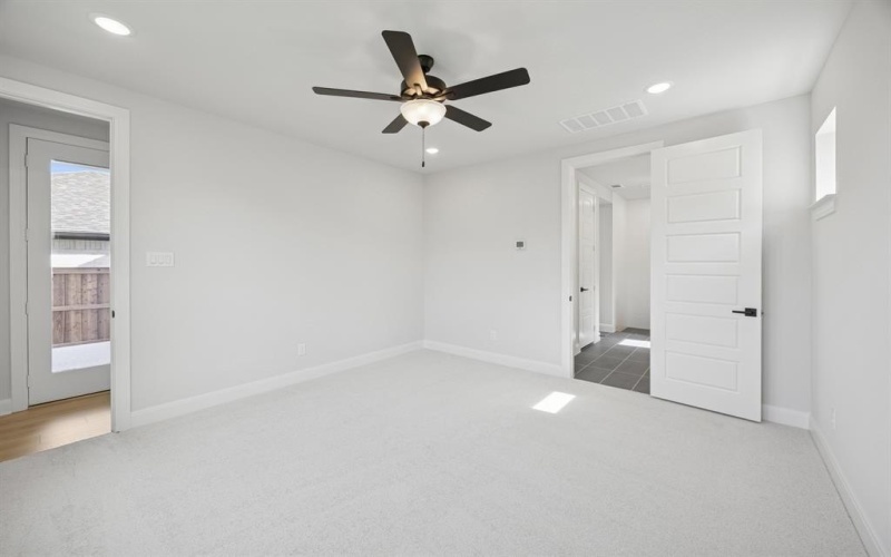 9329 Winding Creek Drive, Little Elm, TX 75068, 4 Bedrooms Bedrooms, ,3 BathroomsBathrooms,Residential,For Sale,9329 Winding Creek Drive,20874951