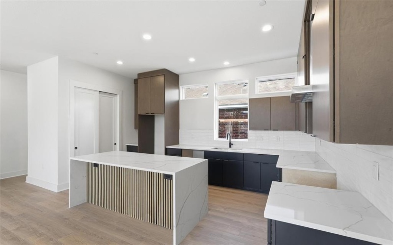 2202 N Carroll Avenue #104, Dallas, TX 75204, 2 Bedrooms Bedrooms, ,2 BathroomsBathrooms,Residential,For Sale,2202 N Carroll Avenue,0,20872808