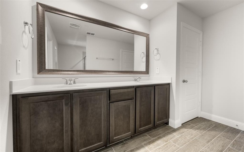 660 Sandiford Court, Mansfield, TX 76063, 3 Habitaciones Habitaciones , ,2 BañosBaños,Residential,En Venta,660 Sandiford Court,0,20875461