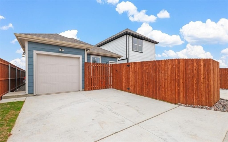 3104 STRAWBERRY FARM Lane, Fort Worth, TX 76140, 3 Bedrooms Bedrooms, ,2 BathroomsBathrooms,Residential,For Sale,3104 STRAWBERRY FARM Lane,20875561