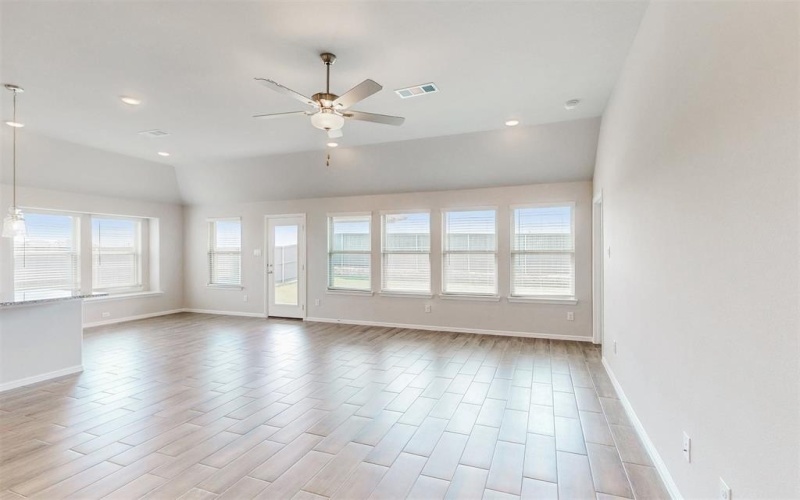 3361 Redbud Flower Trail, Grand Prairie, TX 76084, 4 Habitaciones Habitaciones , ,2 BañosBaños,Residential,En Venta,3361 Redbud Flower Trail,20873178