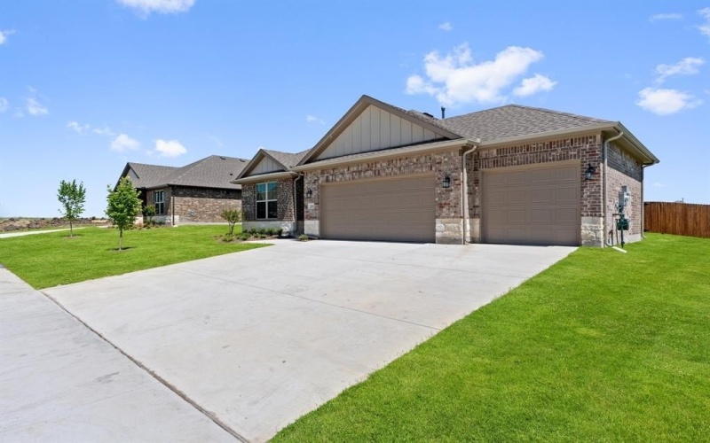 214 Briarwood Drive, Nevada, TX 75173, 4 Bedrooms Bedrooms, ,3 BathroomsBathrooms,Residential,For Sale,214 Briarwood Drive,20875640