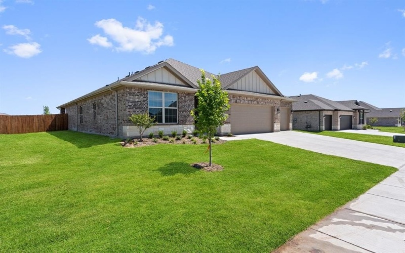 214 Briarwood Drive, Nevada, TX 75173, 4 Bedrooms Bedrooms, ,3 BathroomsBathrooms,Residential,For Sale,214 Briarwood Drive,20875640