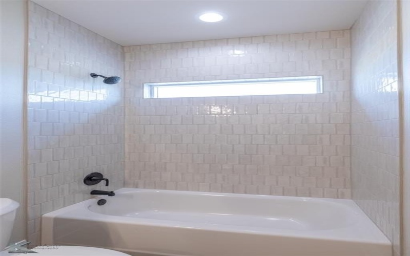 120 Logan Trail, Abilene, TX 79602, 4 Bedrooms Bedrooms, ,2 BathroomsBathrooms,Residential,For Sale,120 Logan Trail,0,20873231