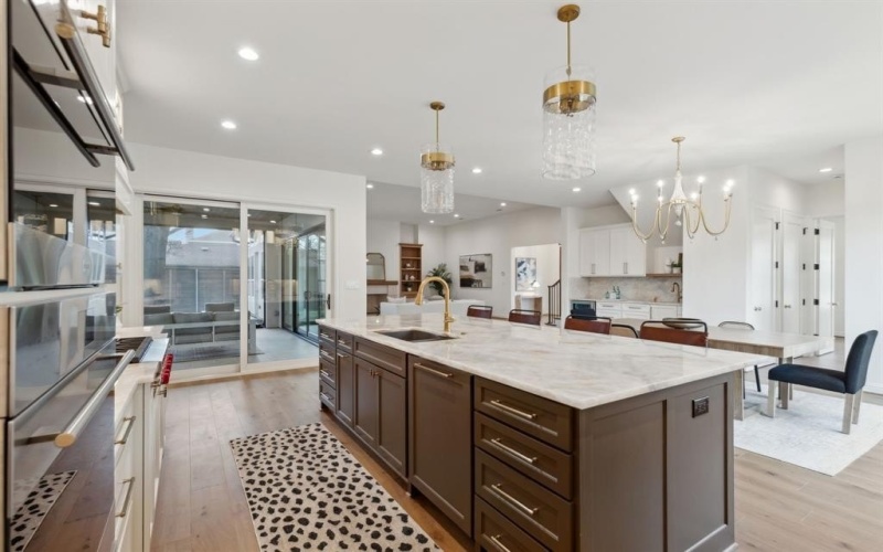 10930 Beauty Lane, Dallas, TX 75229, 5 Bedrooms Bedrooms, ,6 BathroomsBathrooms,Residential,For Sale,10930 Beauty Lane,20873437