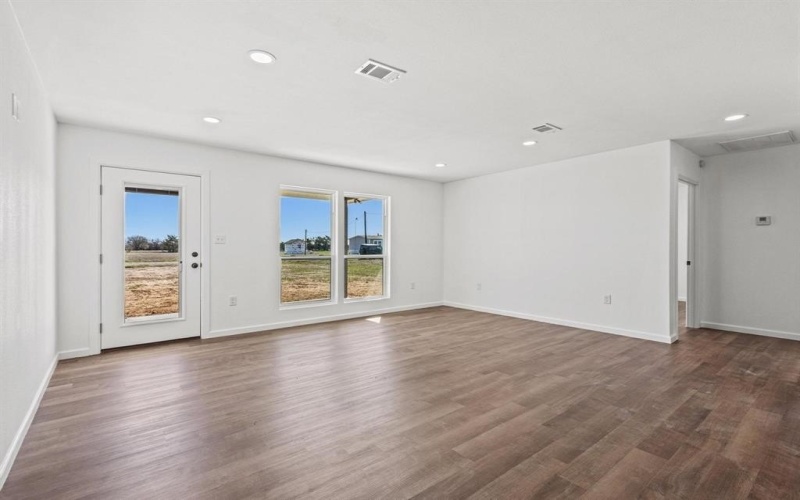 9 Private Road 33084, Sumner, TX 75486, 3 Bedrooms Bedrooms, ,1 BathroomBathrooms,Residential,For Sale,9 Private Road 33084,20876602