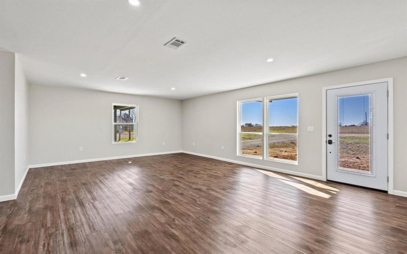 32 Private Road 33084, Sumner, TX 75486, 3 Bedrooms Bedrooms, ,1 BathroomBathrooms,Residential,For Sale,32 Private Road 33084,20876622