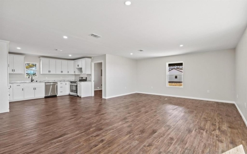 32 Private Road 33084, Sumner, TX 75486, 3 Bedrooms Bedrooms, ,1 BathroomBathrooms,Residential,For Sale,32 Private Road 33084,20876622