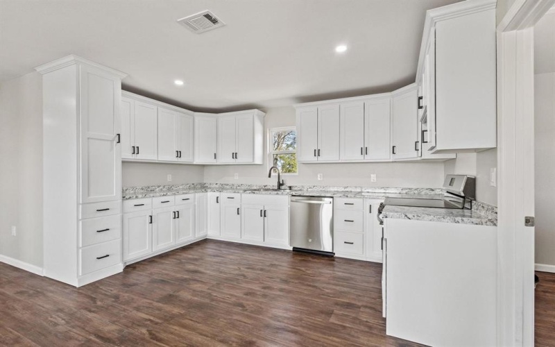 32 Private Road 33084, Sumner, TX 75486, 3 Bedrooms Bedrooms, ,1 BathroomBathrooms,Residential,For Sale,32 Private Road 33084,20876622