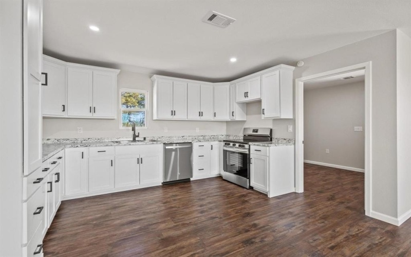 32 Private Road 33084, Sumner, TX 75486, 3 Bedrooms Bedrooms, ,1 BathroomBathrooms,Residential,For Sale,32 Private Road 33084,20876622