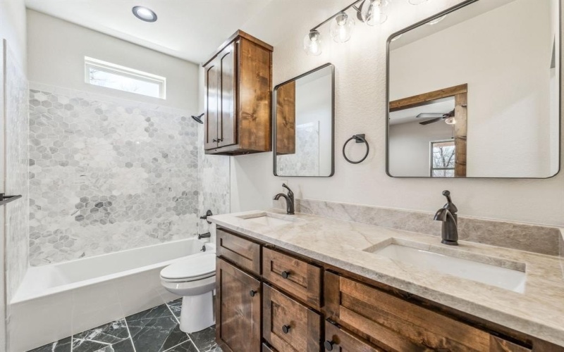 1704 E Fm 1188, Bluff Dale, TX 76433, 3 Bedrooms Bedrooms, ,2 BathroomsBathrooms,Residential,For Sale,1704 E Fm 1188,20880130