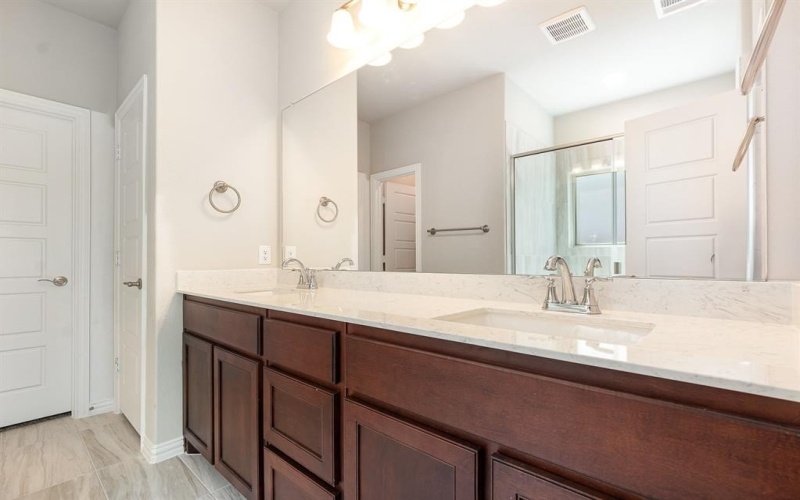 2605 Glasgow Drive, Denton, TX 76207, 4 Bedrooms Bedrooms, ,3 BathroomsBathrooms,Residential,For Sale,2605 Glasgow Drive,20880175